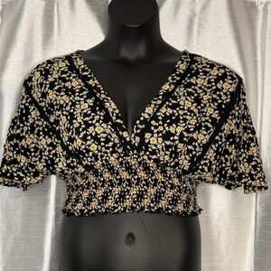 Angie Floral Crop Top Deep V Neck Lace Flutter Short Sleeve Smocked Pleats Large